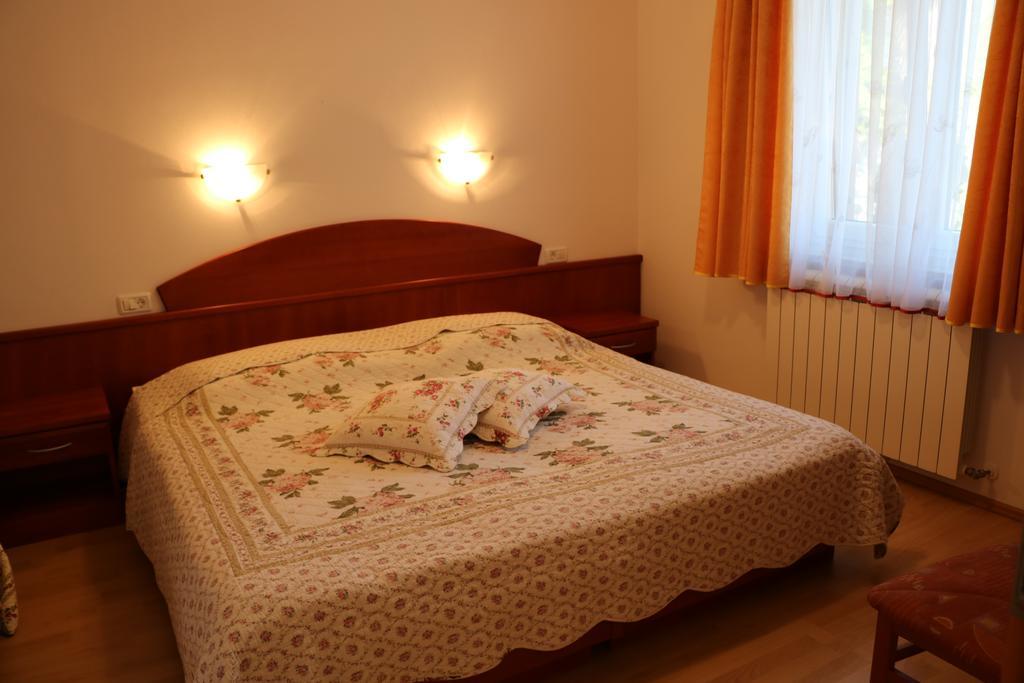 Farm Stay Pri Cepcovih Golac Exterior photo